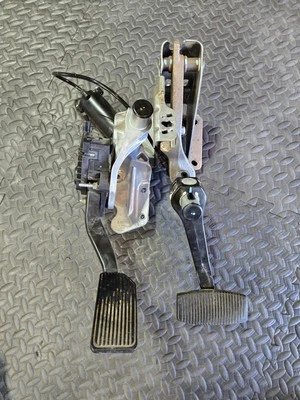 2011-2012 Ford F250 F350 6.7 Diesel Power acelerador ajustável e pedal de freio - Imagem 1 de 4