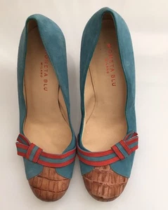 MONETA BLU MILANO RED AND PALE BLUE SUEDE PUMPS WITH Embossed CROC TRIM 7.5 M - Picture 1 of 5