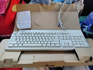 IBM KB-9910 37L2514 Wired Keyboard - Picture 1 of 3