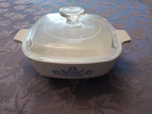 Pyrex Vintage Blue Cornflower 1 Quart Casserole Dish w/Pyrex Lid - Picture 1 of 7