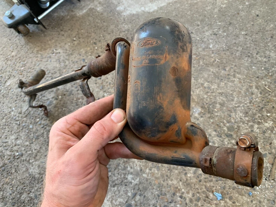 1987-96 Ford Truck F-250 F-150 302 351 SMOG / Air Injection Tube Resonator Pipe - Image 1 of 4