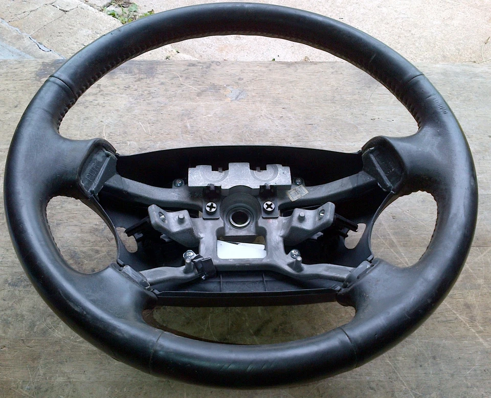 08 KIA AMANTI LEATHER WRAPPED STEERING WHEEL OEM - Image 1 of 1