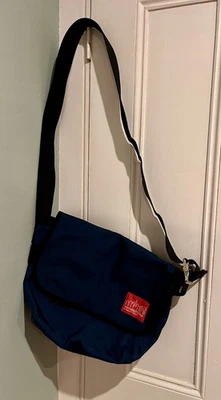 Manhattan Portage单肩包尼龙蓝色 — 第 1/4 张图片