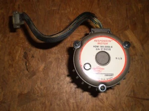 RESPONSYN Schrittmotor HDM 185-2000-8 S/N 319658 Harmonic Drive EMHART 9 OHM - Bild 1 von 6