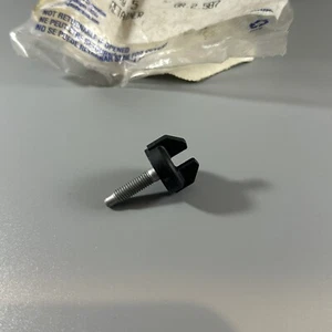 Genuine GM Trailblazer SS Saab Aero 9-7x 6.0L Engine Cover Wingbolt Retainer - Picture 1 of 1