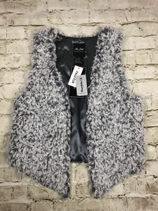 Miss Jane Faux Fur Sherpa Soft Gray Vest Open Front Buckle Women Size M NEW * - Picture 1 of 5