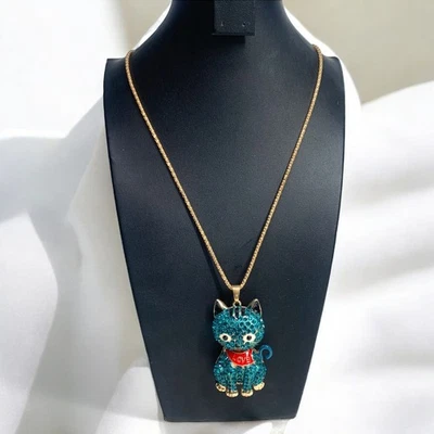 Collar Colgante Gato Azul Betsey Johnson con Cadena Tono Dorado y Dije Corazón Foto 1 de 4