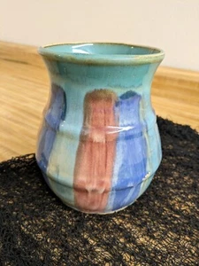 Vtg. early Hull art pottery vase: striped brush stroke. - Picture 1 of 12