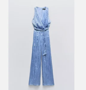 Tuta Zara nuova con etichetta effetto raso rugoso senza maniche scollo a V gamba larga XS M L SS24 - Foto 1 di 8
