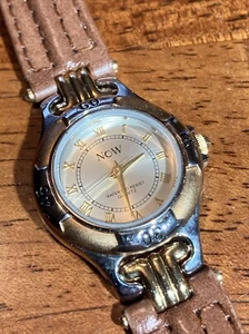 Armitron Now 75/15950 Damenuhr zweifarbiges Gehäuse mit Lederband funktioniert - Bild 1 von 8