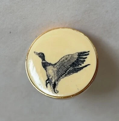 Vintage Barlow Loon Waterbird Etched Tie Pin Gold Tone USA - Image 1 of 4
