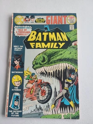 Batman Family 3, DC 1976 Giant, Hi def. scans, Fine 6.0 - Image 1 of 3