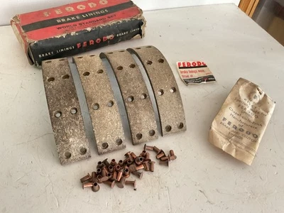 Ford Anglia, Prefect & Popular, 1955-1962, тормозные накладки и заклепки, новые из старых запасов. - Изображение 1 из 3