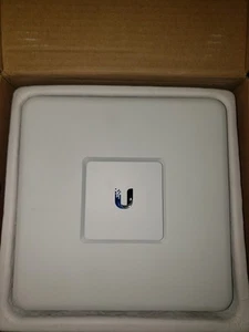 Ubiquiti Networks UniFi Security Gateway 1000Mbps Gigabit (USG) - Afbeelding 1 van 2