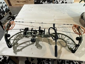 Right Hand Obsession Bow DEF-CON 6 Compound Bow Come With Case And Arrows - Picture 1 of 4