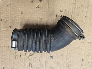 1989 - 1995 22RE Throttle Body Intake Boot Genuine Toyota 22231-35030 - Picture 1 of 4