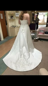 Braut Satin Brautkleid 12-14 - Bild 1 von 12