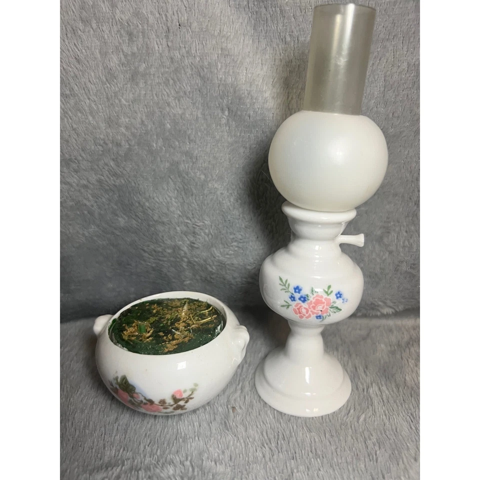 Mini lámpara de aceite de porcelana vintage y rosetón floral China juego de exhibición años 80 Foto 1 de 4