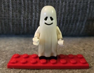 LEGO Smiling Ghost Mini Figure Glow in the Dark Shroud Vintage Classic Castle - Picture 1 of 3