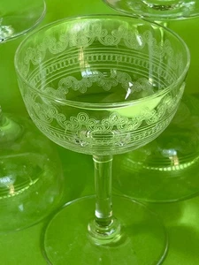 NUOVO! Vintage LOTTO 3 BICCHIERI DA COCKTAIL CORDIALI APERITIVO INCISI TAGLIO CHIARO 4,25" alti - Foto 1 di 17