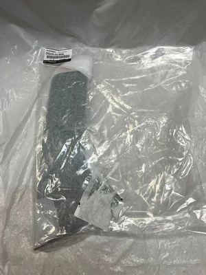 Подлинная задняя аппликация Mazda DGH9-50-M50 - Изображение 1 из 4