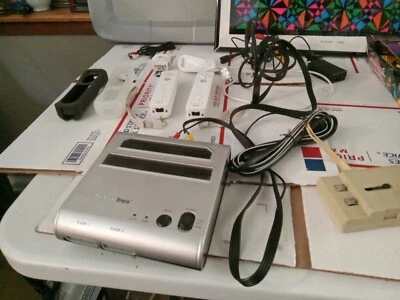 Lot Of Vintage Video Game Items Estate Sale Cleanout Trl1#359 - Image 1 of 4