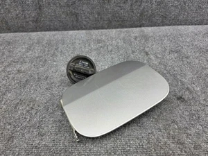2001-2006 LEXUS LS430 OEM FUEL DOOR GAS LID COVER CAP (1F2) - Bild 1 von 8