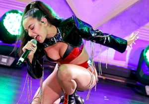 CHARLI XCX - IMÁN FOTO REFRIGERADOR 3"-5" - Imagen 1 de 1