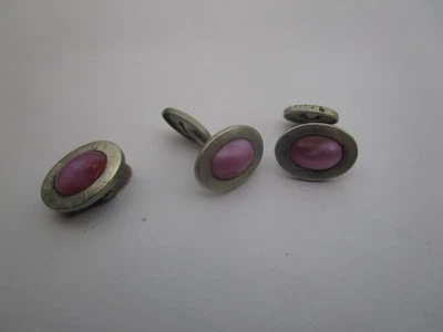 Antiguo juego de gemelos y broches de corbata Art Deco rellenos de oro blanco y piedra rosa Foto 1 de 3