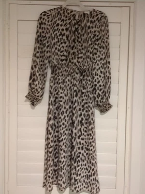 Witchery Leopard Print Dress Size 6 - image 1 of 4
