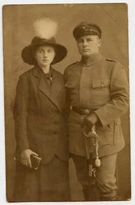 Portrait studio couple femme homme militaire - photo ancienne an. 1920 - Imagen 1 de 1