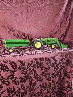Ertl John Deere 2440 Utility Tractor With Shovel 1/16 With Utility Trailer - Image 1 of 4