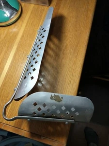 Nice Vintage Medical Perforated Aluminum Elbow Splint - Picture 1 of 3