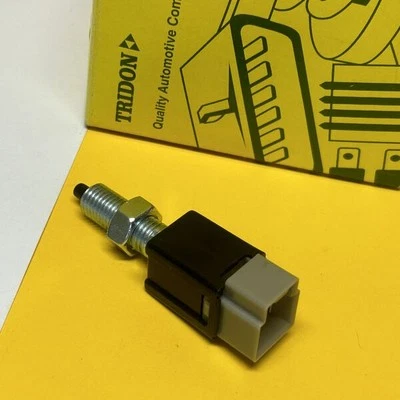 Interruptor de luz de freno para Nissan D21 + R51 PATHFINDER 86-05 2 años de garantía Foto 1 de 4