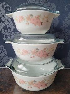 Set 3 pezzi casseruola vintage Pyrex British Hedgerow anni 70 con coperchi - Foto 1 di 12