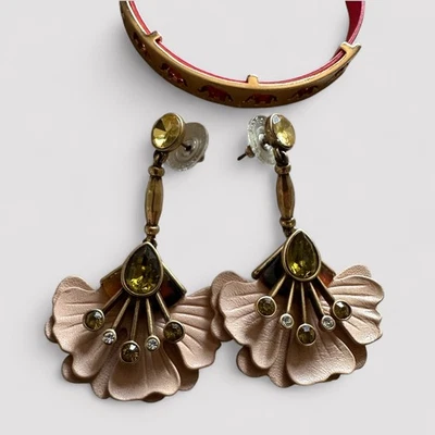 Stella and Dot Pink Rory Floral and Crystal Drop Statement Earrings - Photo 1/4