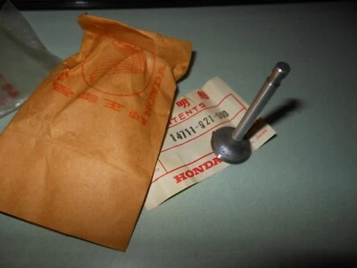 NOS OEM Honda B75 EV4000 +++ Camshaft Intake Valve # 14711-921-000 - Image 1 of 2