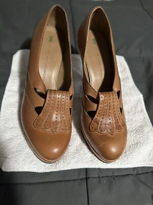 Salto alto Schuler & Sons Kiltie Pumps feminino tamanho 7B couro marrom - Imagem 1 de 4