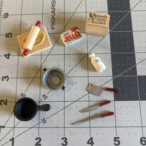 Vintage Puppenhaus Miniatur Backzubehör beinhaltet 9 Teile Maßstab 1:12 - Bild 1 von 2