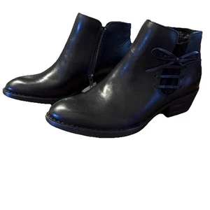 Geboren Bowlen 8,5 M schwarze Damen-Stiefeletten 1,5 "Absatz Spitzendetail seitlicher Reißverschluss neu im Karton - Bild 1 von 15