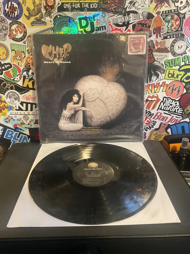 CHER Heart Of Stone VG+ VINYL W/HYPE STICKER  - Image 1 of 2