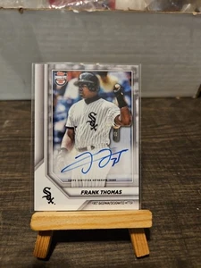 2025 TOPPS INDUSTRY CONFERENCE FRANK THOMAS AUTO AEA-FT - Picture 1 of 2