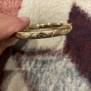 Harley Davidson 10K Gold Bangle Bracelet Beautiful Black Hills Gold - Picture 1 of 3
