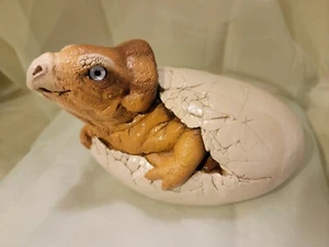Retired 1986 Pena Maisaur Baby Dinosaur Hatching Egg Windstone Editions Figurine - Picture 1 of 10