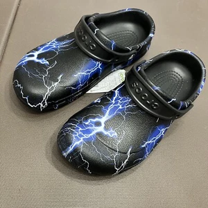 Crocs Slip Resistant Bistro Men’s 8 Womens 10 NWT Lightning Bolt Print - Picture 1 of 6