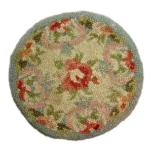 14" VTG Hand Hooked Baby Blue Floral Pastel Round Chair Pad Wall Hanging Art - Picture 1 of 4
