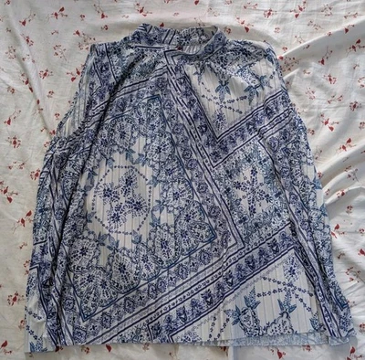 Top sin mangas para mujer H&M usado en excelente estado, estampado azul blanco, talla S Foto 1 de 4