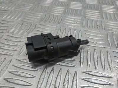 Тормозной переключатель Ford Focus Ghia Mk2 2007 3m5t-13480 - Изображение 1 из 4