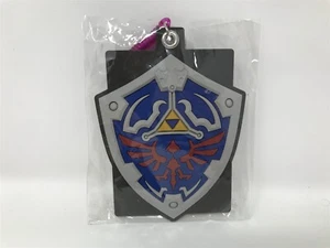 Genuine The Legend Of Zelda Hylian Shield Rubber Keyring Key Fob Gaming Hyrule - Picture 1 of 2
