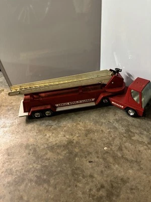 NYLINT AERIAL HOOK N LADDER FIRE TRUCK 1970s - Image 1 of 4